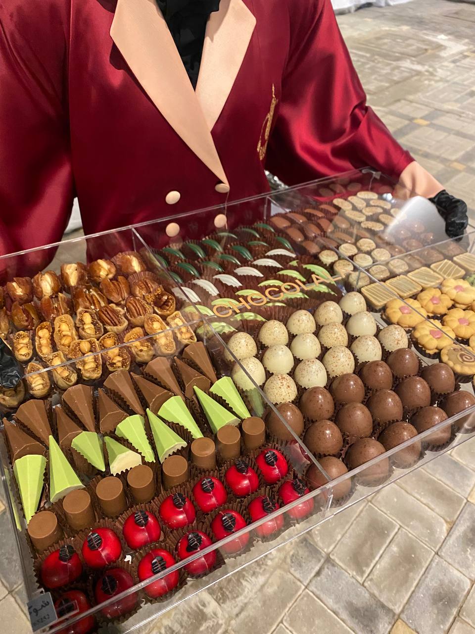 صينية شوكولاتة وحلا فاخرة